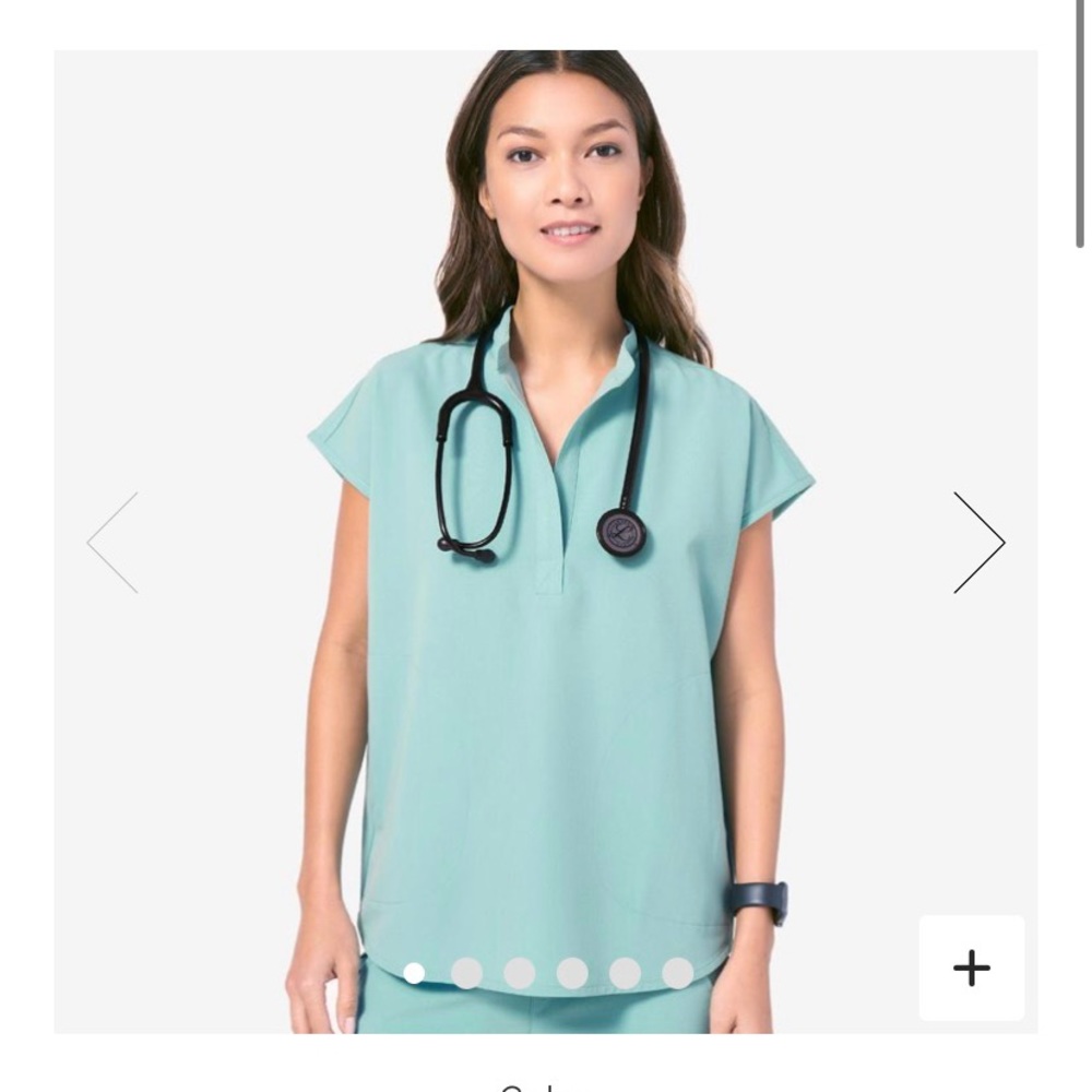 Figs scrub top